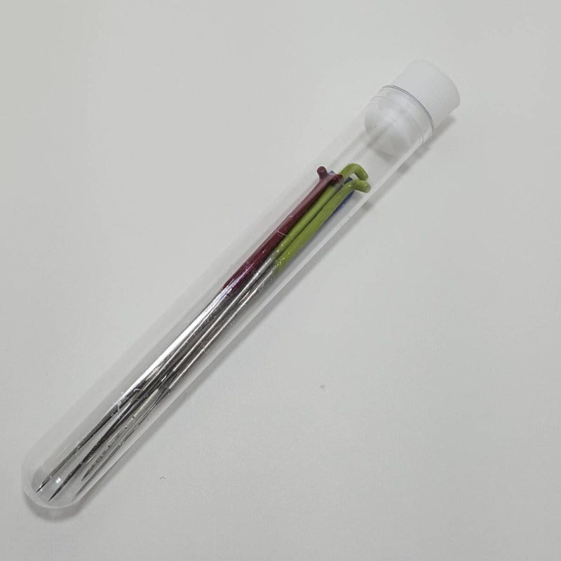 18 Triangle (3 most used sizes) Needle Felting Needles, 6 each triangle 38g 40g and 42g .Wet /dry felting. 2 Cases included!