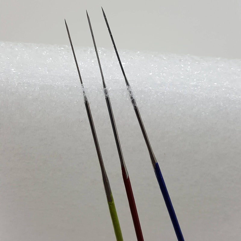 18 Triangle (3 most used sizes) Needle Felting Needles, 6 each triangle 38g 40g and 42g .Wet /dry felting. 2 Cases included!