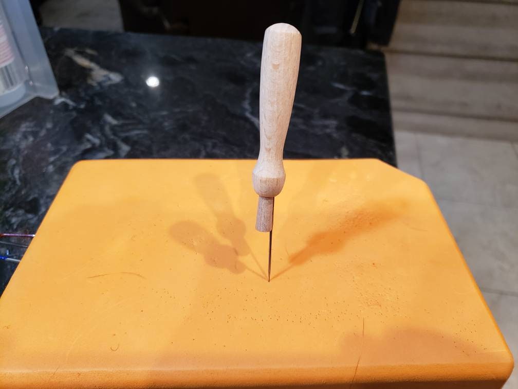 Wood Needle felting handle, 1 or a set, beach wood, No varnish easy to stain or paint. Holds 3inch felting needles.
