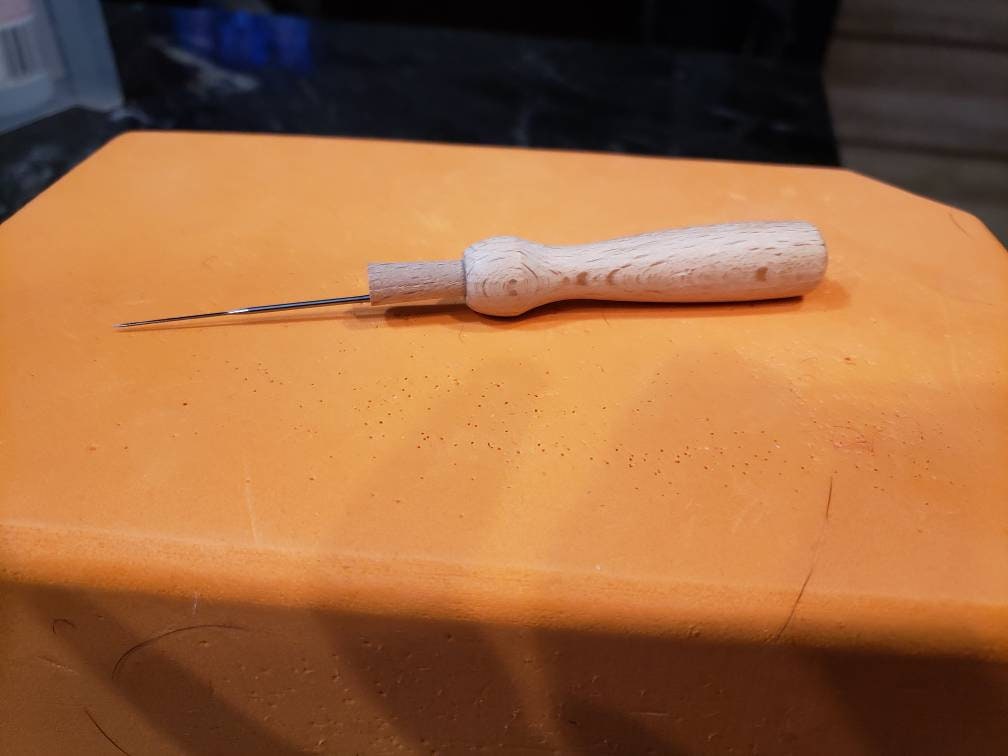 Wood Needle felting handle, 1 or a set, beach wood, No varnish easy to stain or paint. Holds 3inch felting needles.