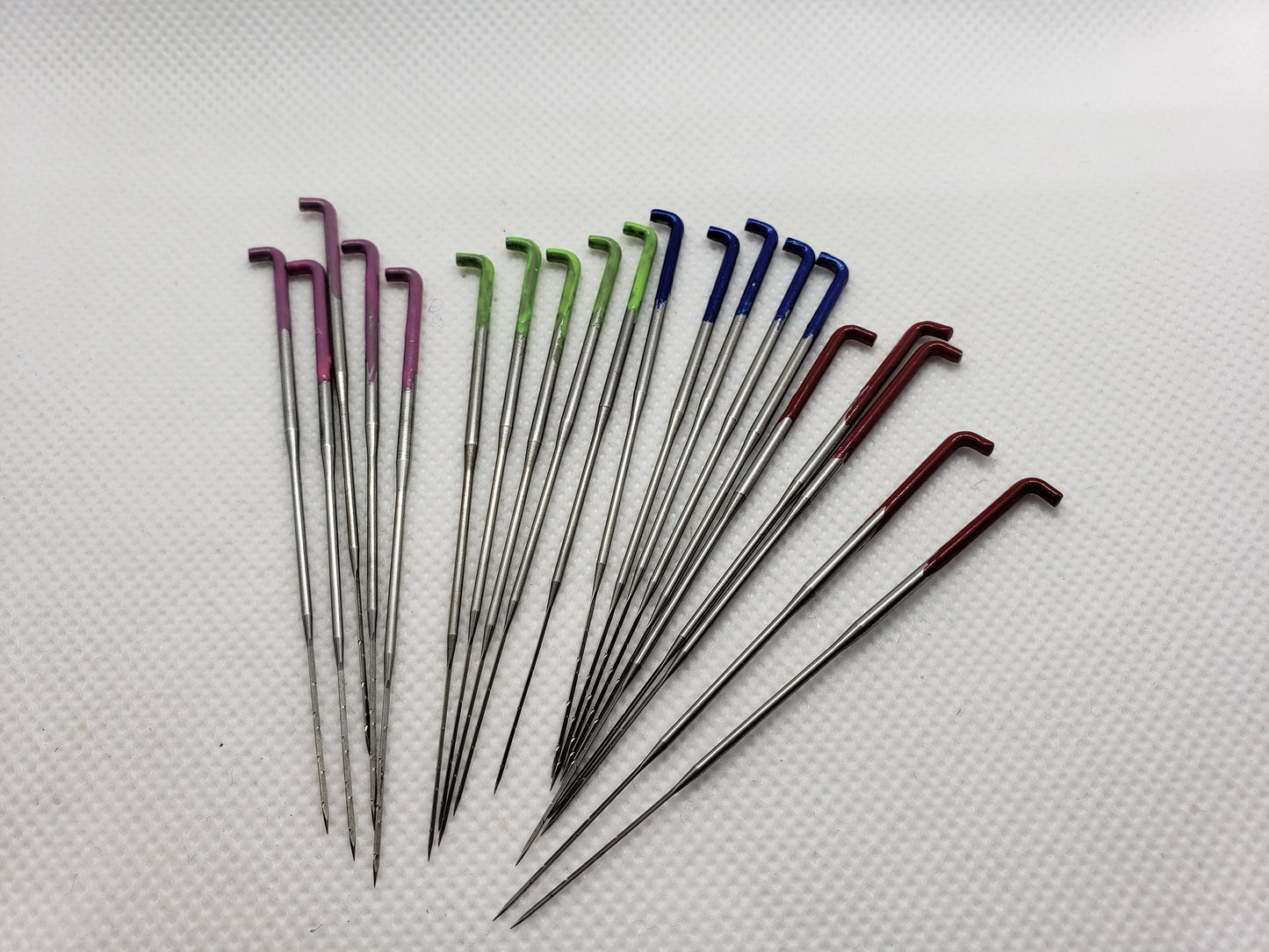 Triangle needle felting needles, 12 or 20 pack. 36g 38g 40g 42g triangle,These are the main work horse wool needles, Case incl. Felting gift