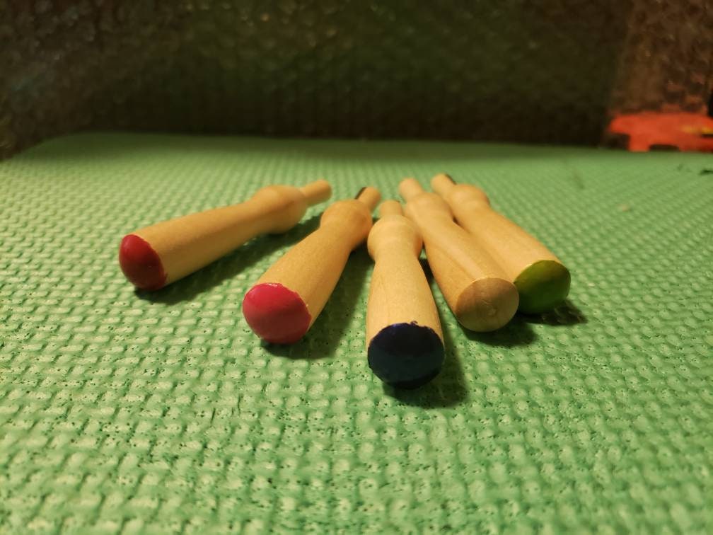 Needle felting needles comfort set. 22 mixed colour coded needles, 5 colored wooden holder, leather finger covers, Full kit felting supplies