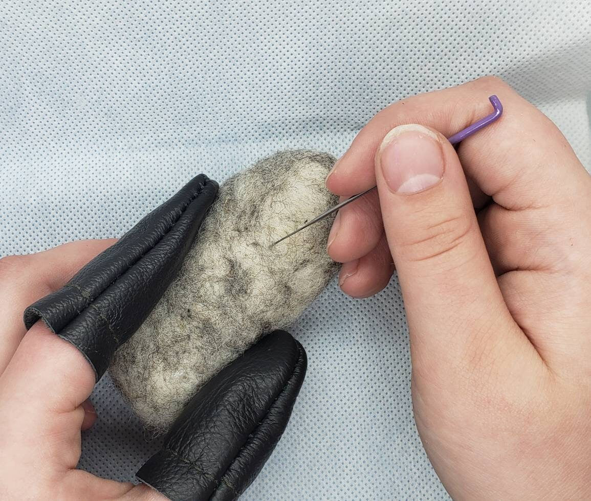 Needle felting needles, 9 different kinds, holder & finger protectors