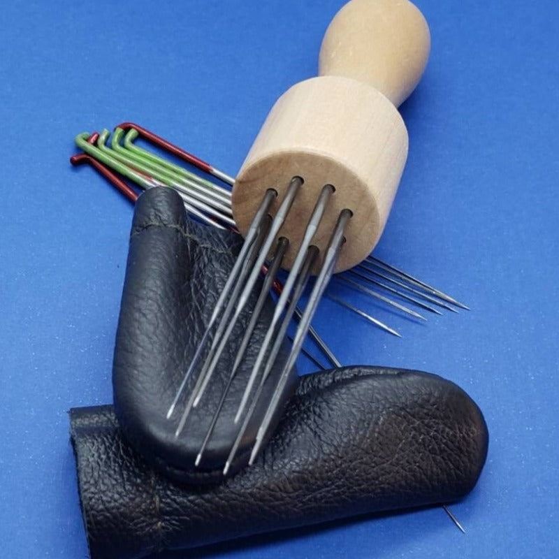 felting wood holder set for 8 needles. Comes with leather finger covers, 40g / 42g triangle needles. Perfect for frizz free finish.