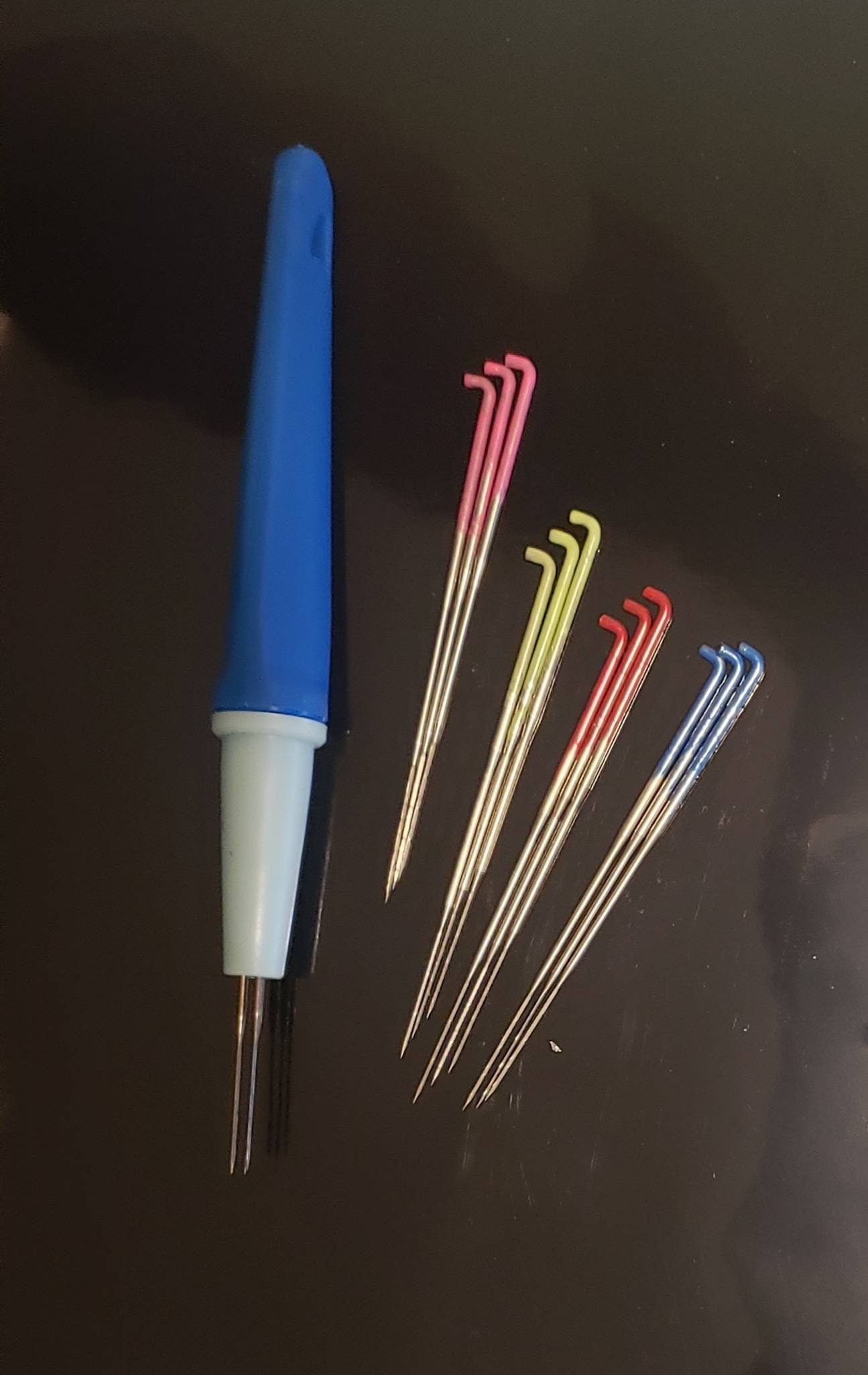Triangle needle felting set. 12 needles, 3 pen holder, leather finger cover, 3 of 36g 38g 40g and 42g triangle needles