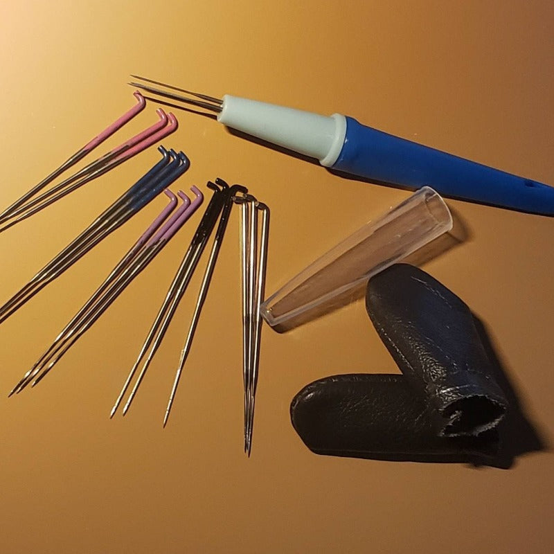Coarse needle felting set. 15 needles, 3 pen holder, leather finger cover, 36g and 38g triangle, 38g star, 40g spiral, 38g star spiral combo
