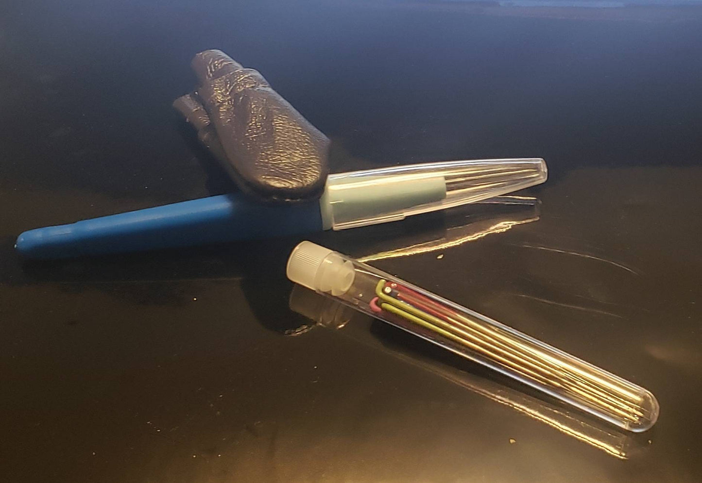 Triangle needle felting set. 12 needles, 3 pen holder, leather finger cover, 3 of 36g 38g 40g and 42g triangle needles